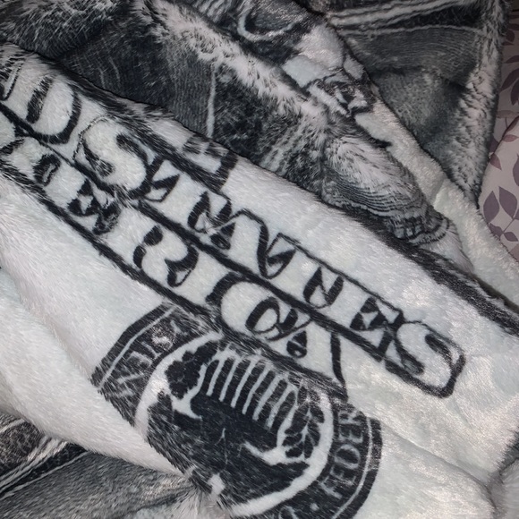 Milli plush robe 💴 NWOT - Picture 5 of 6